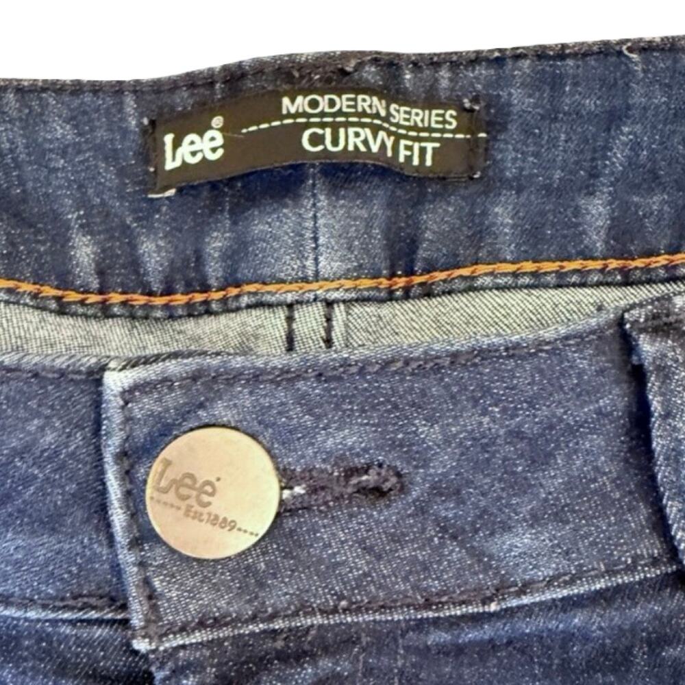 Lee Dark Wash Blue Curvy Fit Mid Rise Blue Cropped Stretch Capri Jeans Size 10 - Picture 3 of 9
